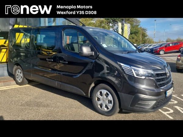 Renault Trafic Passenger Van, Diesel, 2023, Black
