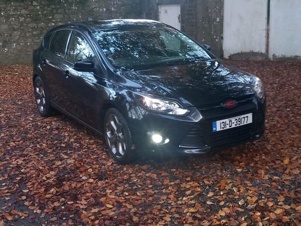Ford Focus Hatchback, Petrol, 2013, Black