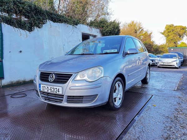 Volkswagen Polo Hatchback, Petrol, 2007, Silver