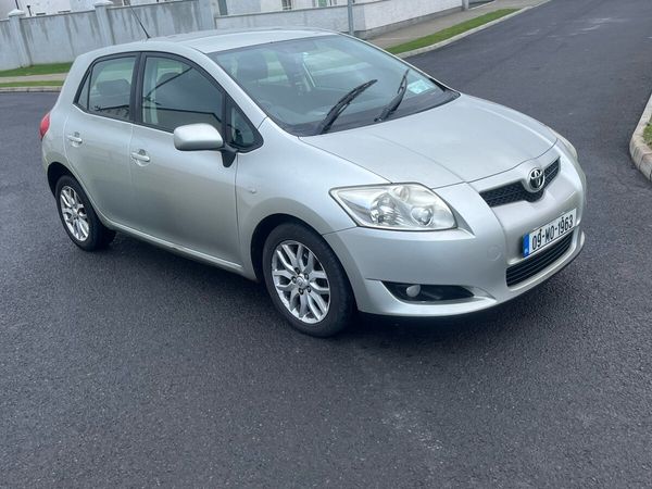 Toyota Auris Hatchback, Diesel, 2009, Silver
