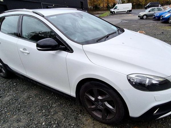 Volvo V40 Hatchback, Diesel, 2014, White