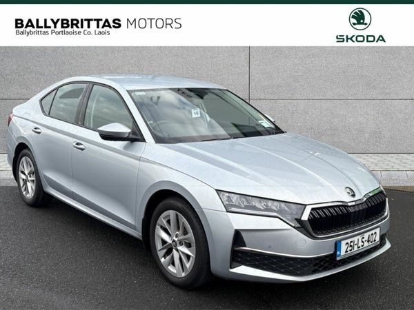 Skoda Octavia Saloon, Petrol, 2025, Silver