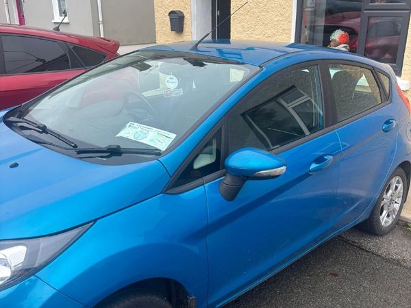 Ford Fiesta Hatchback, Petrol, 2013, Blue