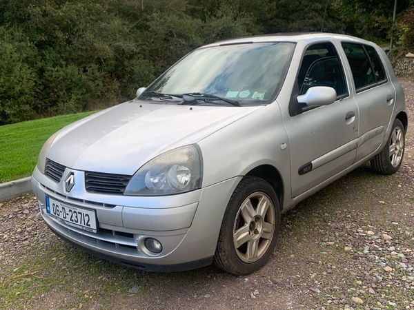 Renault Clio Hatchback, Petrol, 2006, Silver