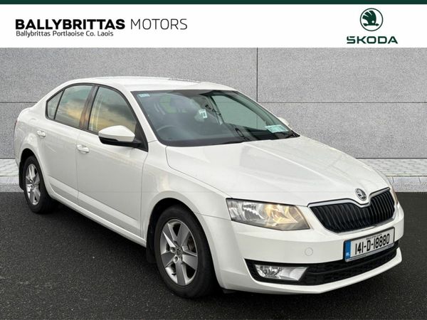 Skoda Octavia Saloon, Diesel, 2014, White
