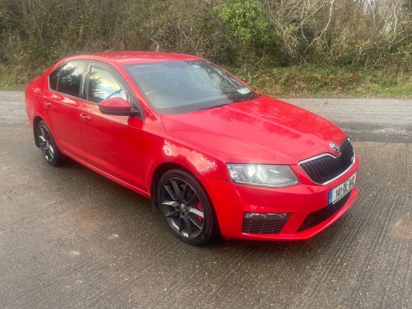 Skoda Octavia Saloon, Diesel, 2014, Red