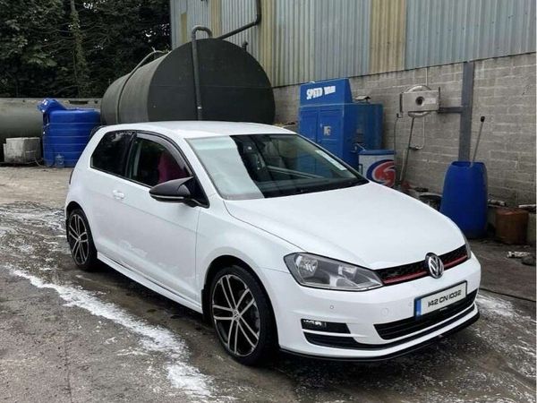 Volkswagen Golf Hatchback, Diesel, 2014, White