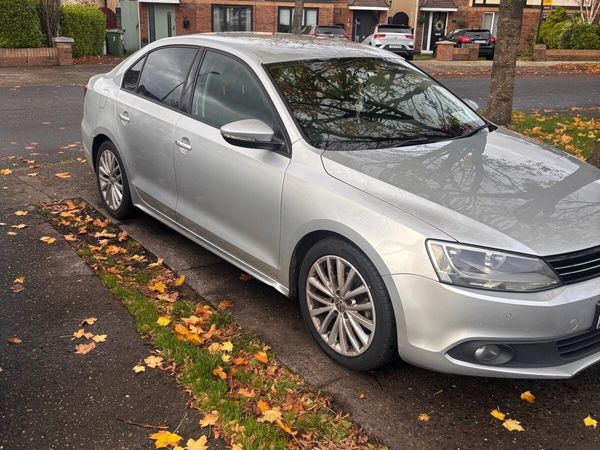Volkswagen Jetta Saloon, Diesel, 2014, Silver