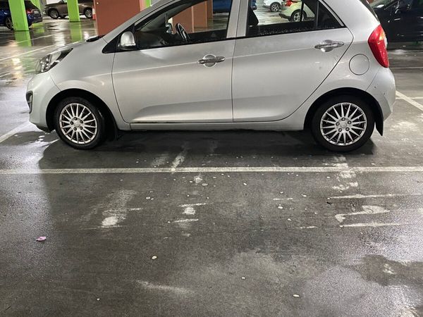 Kia Picanto Hatchback, Petrol, 2013, Silver