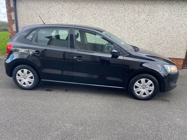 Volkswagen Polo Hatchback, Petrol, 2011, Black