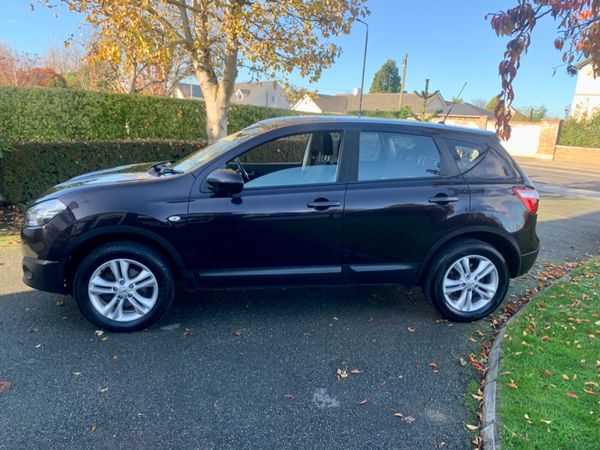 Nissan Qashqai Hatchback, Diesel, 2013, Black
