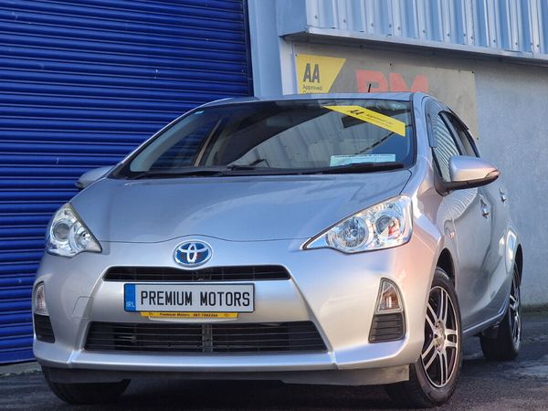 Toyota Aqua Hatchback, Petrol Hybrid, 2014, Silver