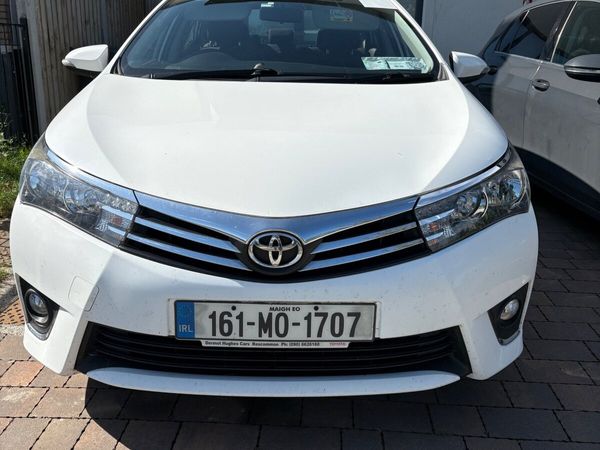 Toyota Corolla Saloon, Diesel, 2016, White