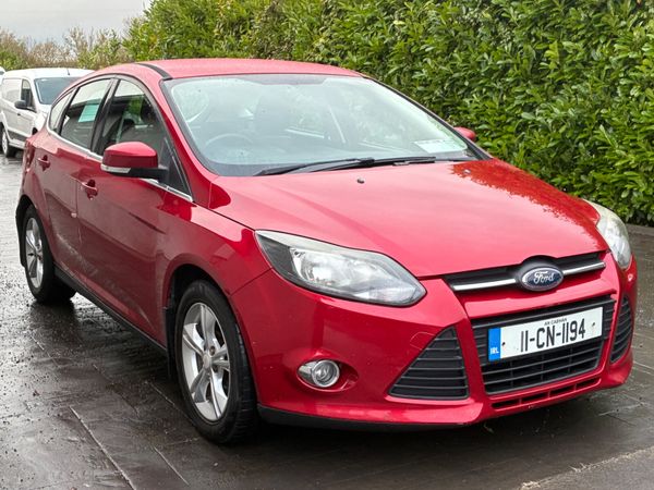 Ford Focus Hatchback, Diesel, 2011, Red