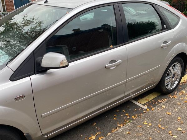 Ford Focus Hatchback, Petrol, 2007, Silver