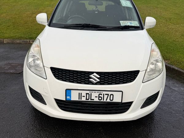Suzuki Swift Hatchback, Petrol, 2011, White