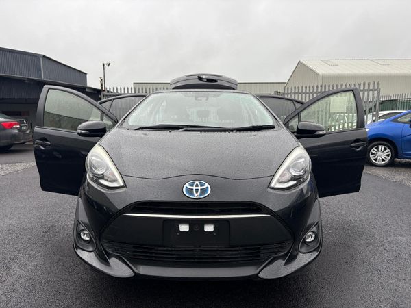 Toyota Aqua Hatchback, Petrol Hybrid, 2017, Black