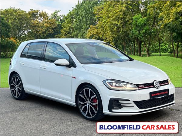 Volkswagen Golf Hatchback, Petrol, 2019, White