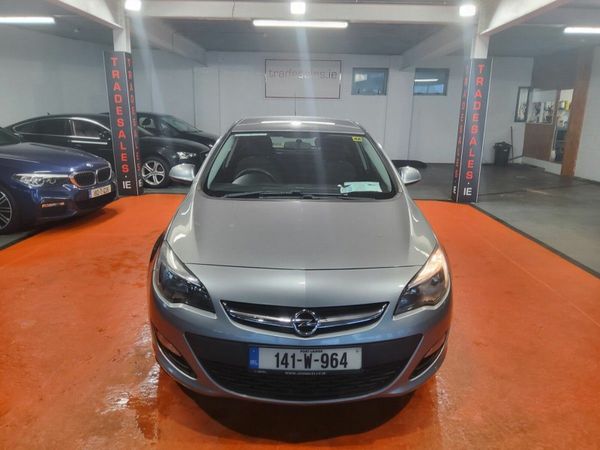 Opel Astra Hatchback, Diesel, 2014, Silver