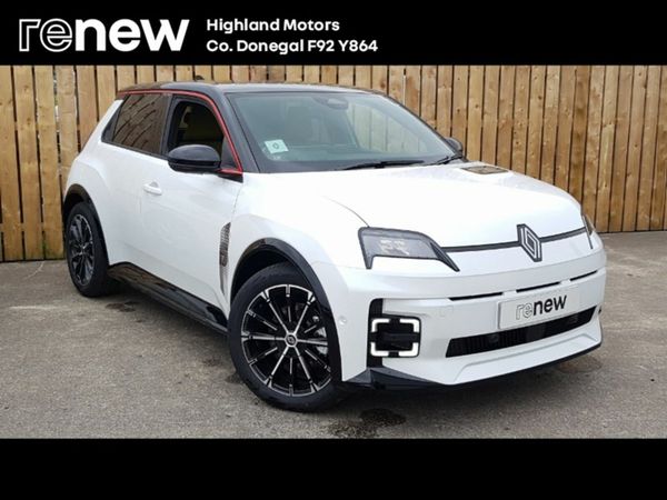 Renault 5 Hatchback, Electric, 2025, White