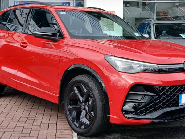 Volkswagen Tiguan SUV, Petrol Plug-in Hybrid, 2025, Red
