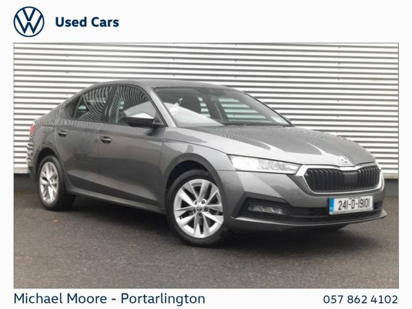 Skoda Octavia Saloon, Diesel, 2024, Grey