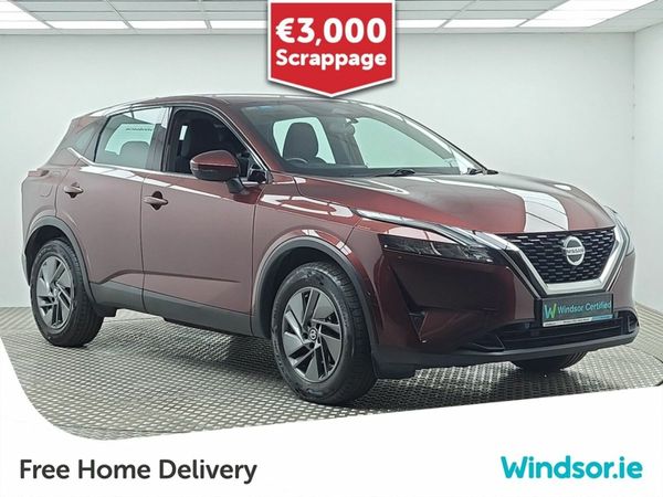 Nissan Qashqai MPV, Petrol, 2022, Red