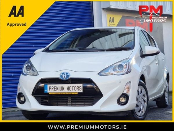Toyota Aqua Hatchback, Petrol Hybrid, 2016, White