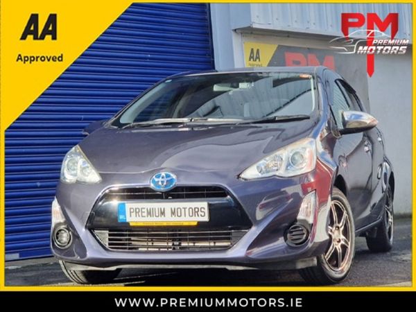 Toyota Aqua Hatchback, Petrol Hybrid, 2015, Blue