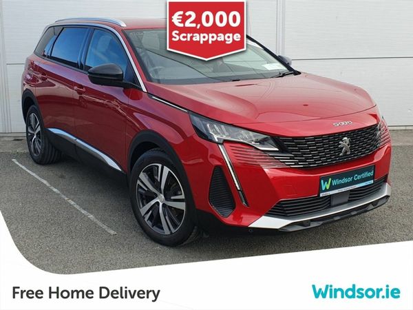 Peugeot 5008 MPV, Diesel, 2022, Red
