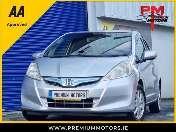 Honda Fit Hatchback, Petrol Hybrid, 2013, Silver