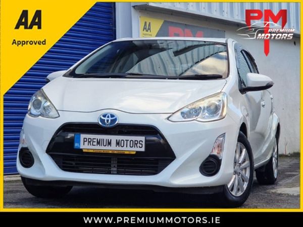 Toyota Aqua Hatchback, Petrol Hybrid, 2016, White