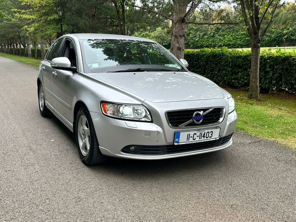 Volvo S40 Saloon, Diesel, 2011, Silver