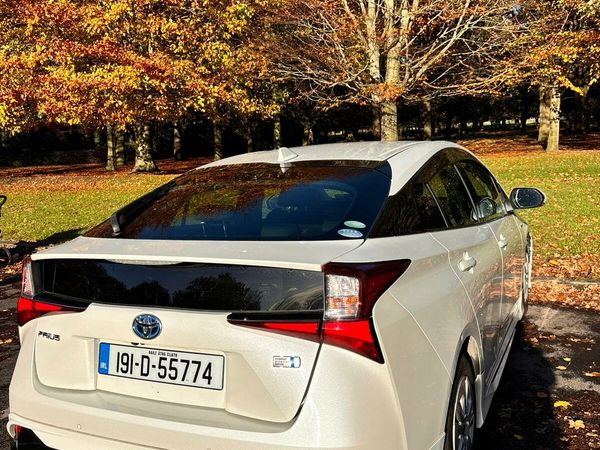 Toyota Prius Hatchback, Petrol Hybrid, 2019, White