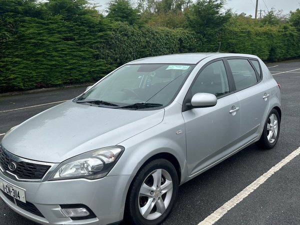 Kia Ceed Hatchback, Diesel, 2011, Silver