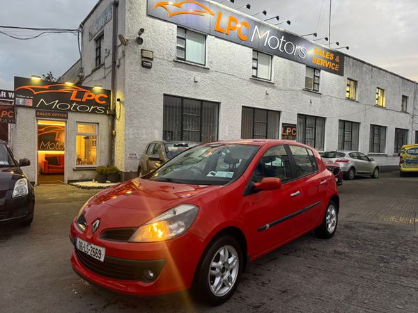 Renault Clio Hatchback, Petrol, 2006, Red