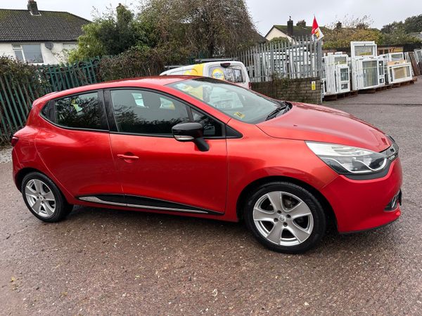 Renault Clio Hatchback, Petrol, 2013, Red