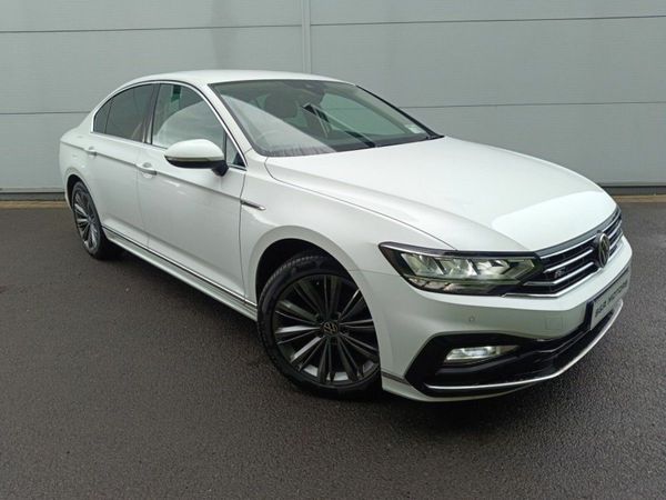 Volkswagen Passat Saloon, Diesel, 2022, White
