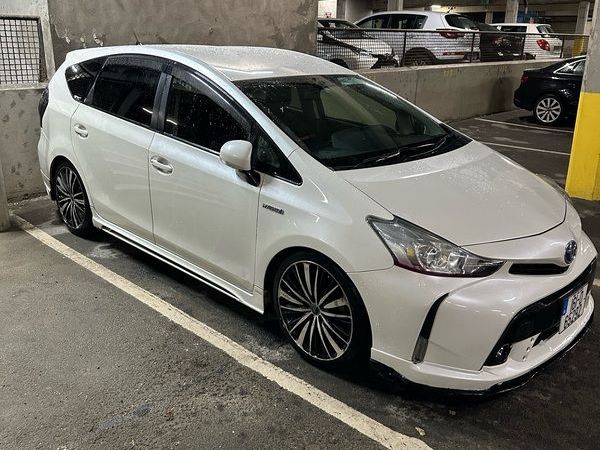 Toyota Prius Hatchback, Petrol Hybrid, 2016, White