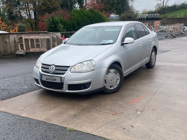 Volkswagen Jetta Saloon, Diesel, 2010, Silver