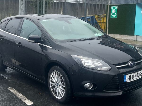 Ford Focus Hatchback, Petrol, 2014, Black