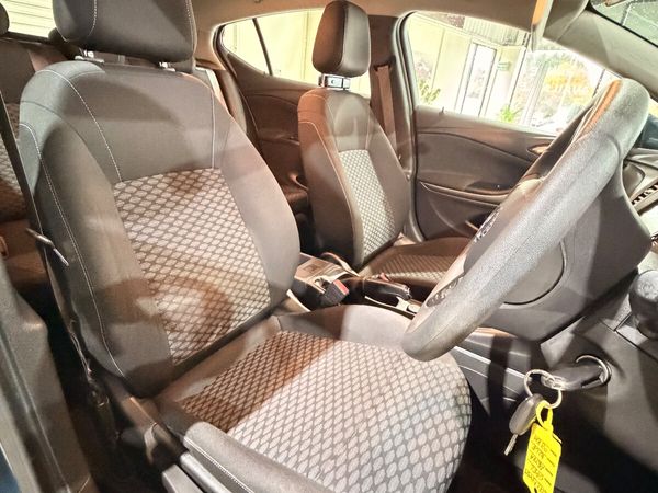 Opel Astra Hatchback, Petrol, 2017, Blue