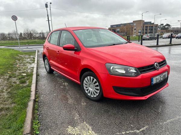 Volkswagen Polo Hatchback, Petrol, 2011, Red