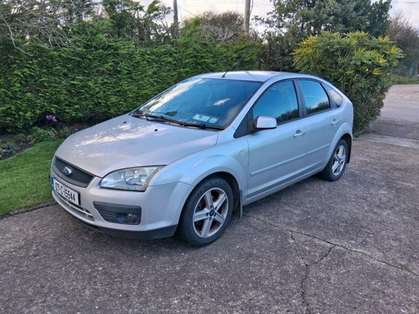 Ford Focus Hatchback, Petrol, 2007, Silver