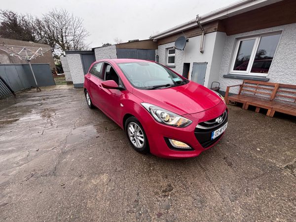 Hyundai i30 Hatchback, Diesel, 2013, Red