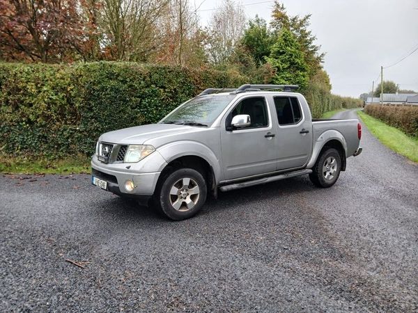 Nissan Navara Crew Cab, Diesel, 2011, Silver