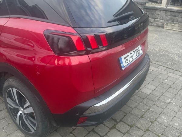 Peugeot 3008 MPV, Diesel, 2019, Red