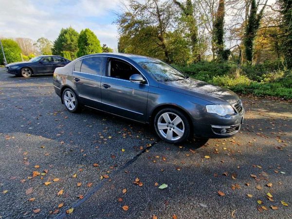 Volkswagen Passat Saloon, Diesel, 2010, Grey