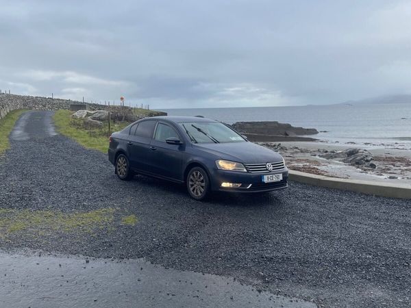 Volkswagen Passat Saloon, Diesel, 2011, Blue