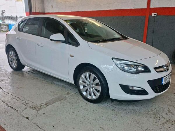 Opel Astra Hatchback, Diesel, 2015, White